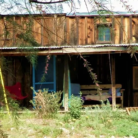 Ocho Guesthouse & Weaver'S Studio